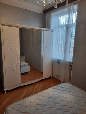 Bakı İnzibati Ərazisi-da 140.0 m2 mənzil kirayə verilir - Şəkil 4