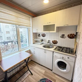 Bakı İnzibati Ərazisi-da 30.0 m2 mənzil kirayə verilir - Şəkil 3