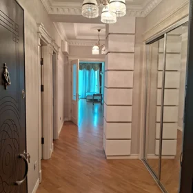 In Bakı İnzibati Ərazisi 300.0 m² apartment is for rent - Image 3