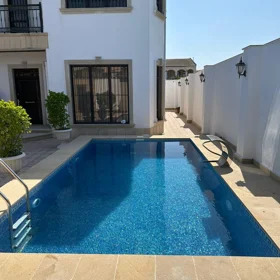 In Baku 216.0 m² house with 5.0 rooms is for sale