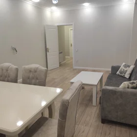 In Baku 80.0 m² apartment is for rent - Image 3