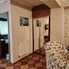 Baku-da 90.0 m2 mənzil kirayə verilir - Şəkil 3
