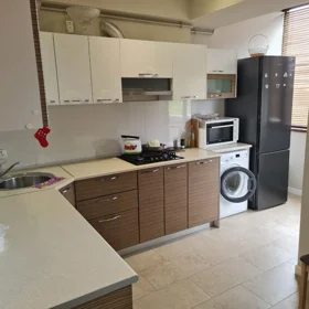 In Baku 100.0 m² apartment is for rent - Image 5