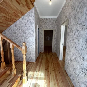 In Baku 140.0 m² house with 4.0 rooms is for sale - Image 2