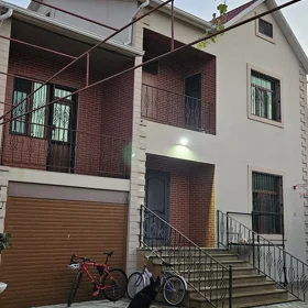 In Khirdalan 240.0 m² house with 7.0 rooms is for sale