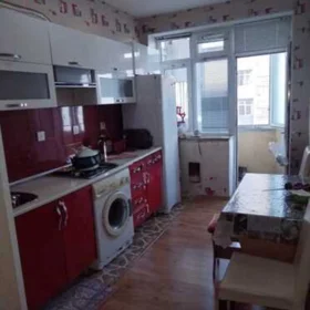In Baku 70.0 m² apartment is for rent - Image 2