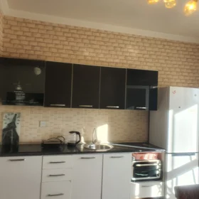 Baku-da 70.0 m2 mənzil kirayə verilir - Şəkil 2