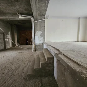 In Baku 202.0 m² commercial is for sale - Image 4