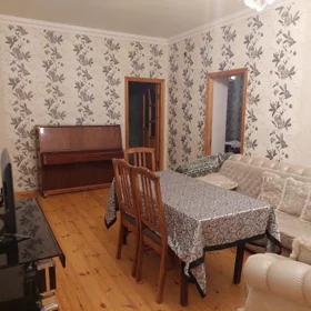In Baku 120.0 m² house with 4.0 rooms is for sale - Image 2