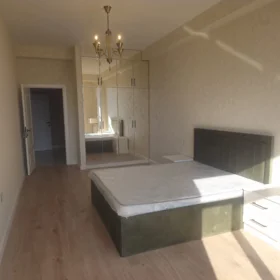In Baku 80.0 m² apartment is for rent - Image 2