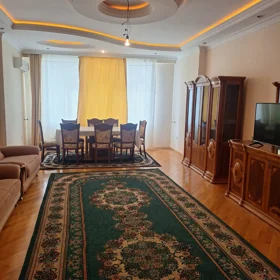 In Baku 100.0 m² apartment is for sale - Image 2