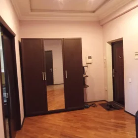 Baku-da 90.0 m2 mənzil kirayə verilir - Şəkil 2