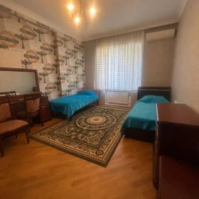 In Baku 140.0 m² apartment is for rent - Image 3
