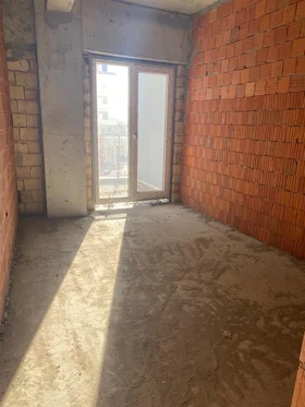 In Baku 69.0 m² apartment is for sale - Image 4