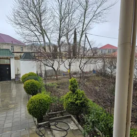 In Baku 450.0 m² house with 6.0 rooms is for sale - Image 3