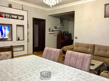 In Baku 200.0 m² house with 6.0 rooms is for sale - Image 4