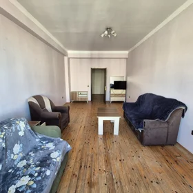 In Baku 90.0 m² apartment is for rent - Image 2