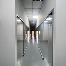 Baku-da 135.0 m2 ofis kirayə verilir - Şəkil 2