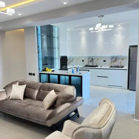 In Baku 130.0 m² apartment is for rent - Image 3