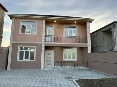In Baku 170.0 m² house with 4.0 rooms is for sale - Image 2