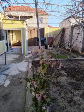 In Baku 90.0 m² house with 3.0 rooms is for sale - Image 3