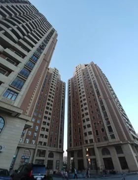 In Baku 155.0 m² apartment is for sale - Image 2