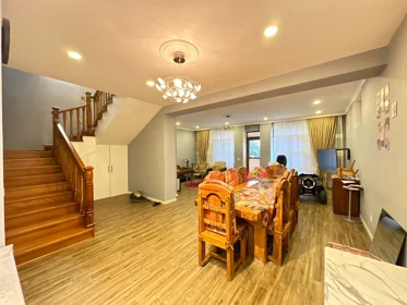In Baku 250.0 m² house with 5.0 rooms is for sale - Image 4