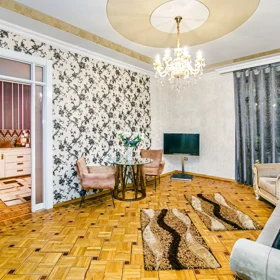 In Baku 170.0 m² apartment is for rent - Image 5