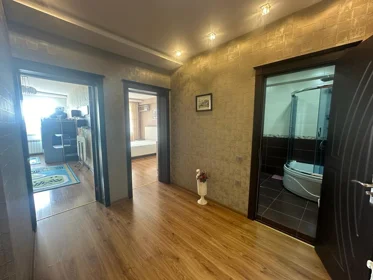 In Baku 135.0 m² apartment is for rent - Image 5