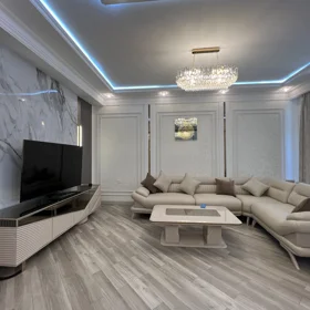 In Baku 140.0 m² apartment is for rent - Image 2