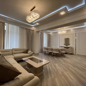 In Baku 140.0 m² apartment is for rent - Image 4