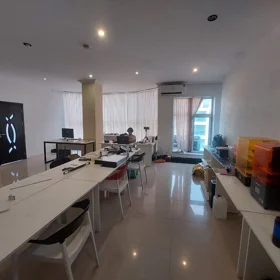 Baku-da 55.0 m2 ofis kirayə verilir - Şəkil 2