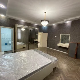 In Baku 150.0 m² apartment is for rent - Image 3