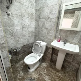 Baku-da 45.0 m2 mənzil kirayə verilir - Şəkil 2