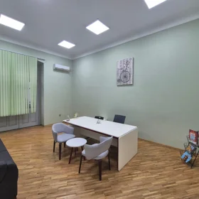 In Baku 320.0 m² commercial is for sale - Image 2