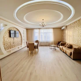 Baku-da 130.0 m2 mənzil kirayə verilir - Şəkil 2