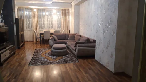 Baku-da 100.0 m2 mənzil kirayə verilir - Şəkil 2