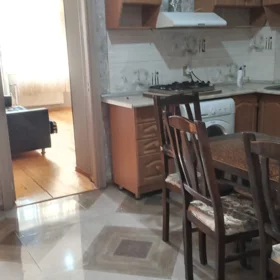 In Baku 70.0 m² apartment is for rent - Image 3