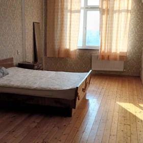 In Baku 70.0 m² apartment is for rent - Image 5