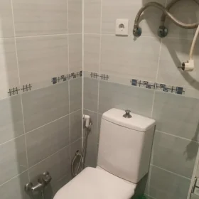 Baku-da 48.0 m2 mənzil kirayə verilir - Şəkil 2