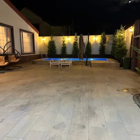In Baku 140.0 m² house with 4.0 rooms is for rent - Изображение 2