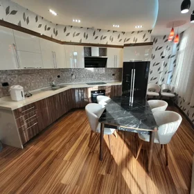 In Baku 174.0 m² apartment is for rent - Изображение 2