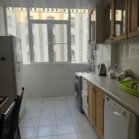 Baku-da 98.0 m2 mənzil kirayə verilir - Şəkil 2