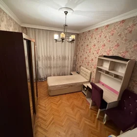 In Baku 90.0 m² apartment is for sale - Image 3