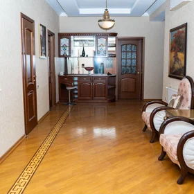 Baku-da 190.0 m2 mənzil kirayə verilir - Şəkil 4