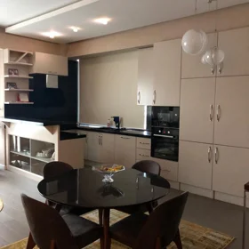 Baku-da 130.0 m2 mənzil kirayə verilir - Şəkil 3
