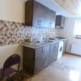 In Baku 60.0 m² house with 2.0 rooms is for rent - Image 2