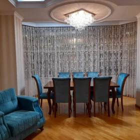 In Baku 180.0 m² apartment is for rent - Image 2