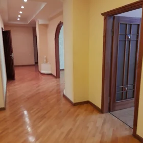 In Baku 180.0 m² apartment is for rent - Image 4
