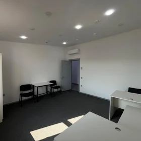 In Baku 25.0 m² office is for rent - Image 3